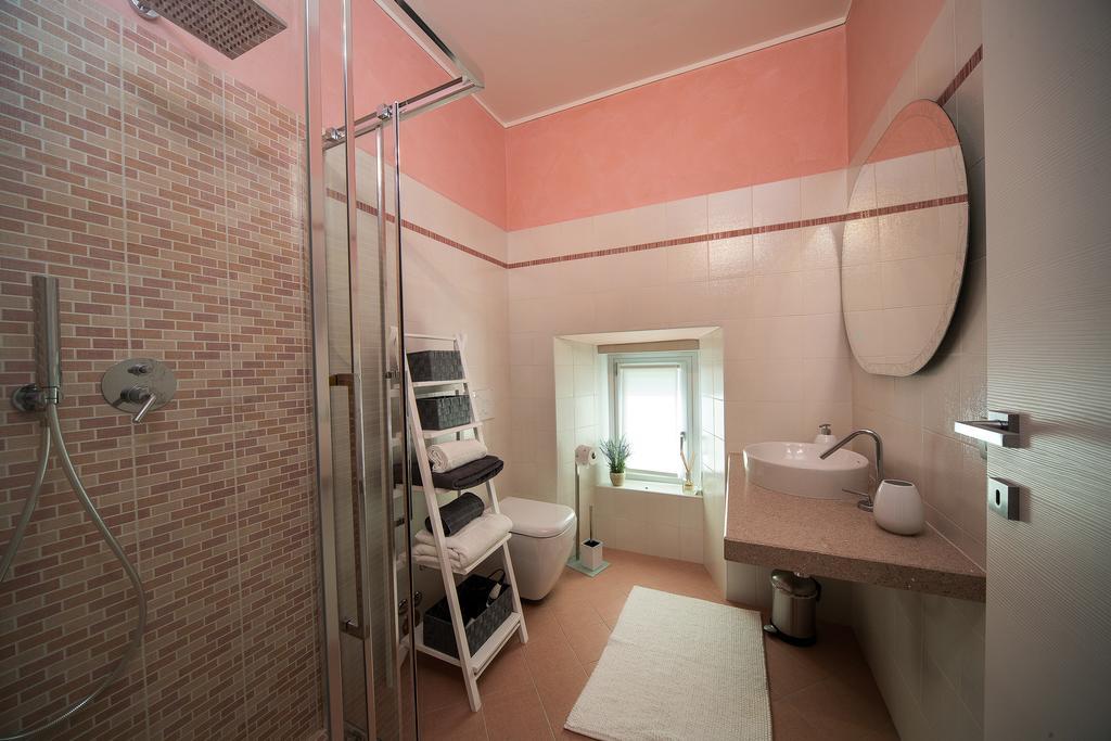 Il Portico Apartment บาเวโน ภายนอก รูปภาพ